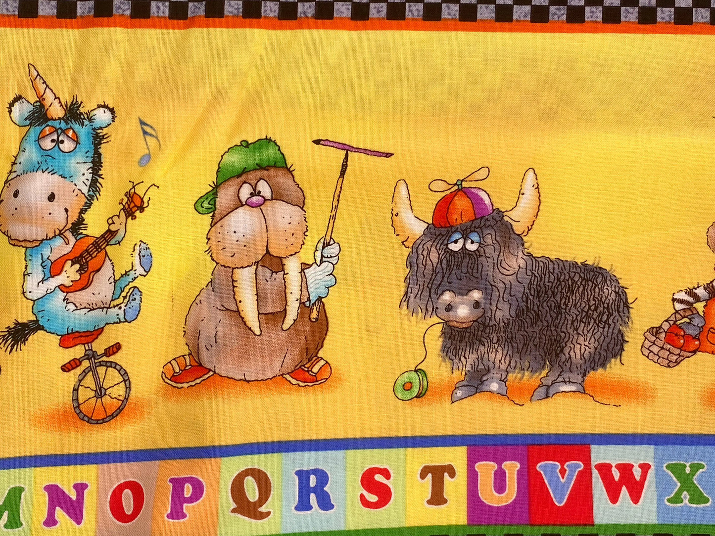 Tessuto Americano della Giordano Studios. Animali giocosi 100% cotone h 110 - € 18,00/mt