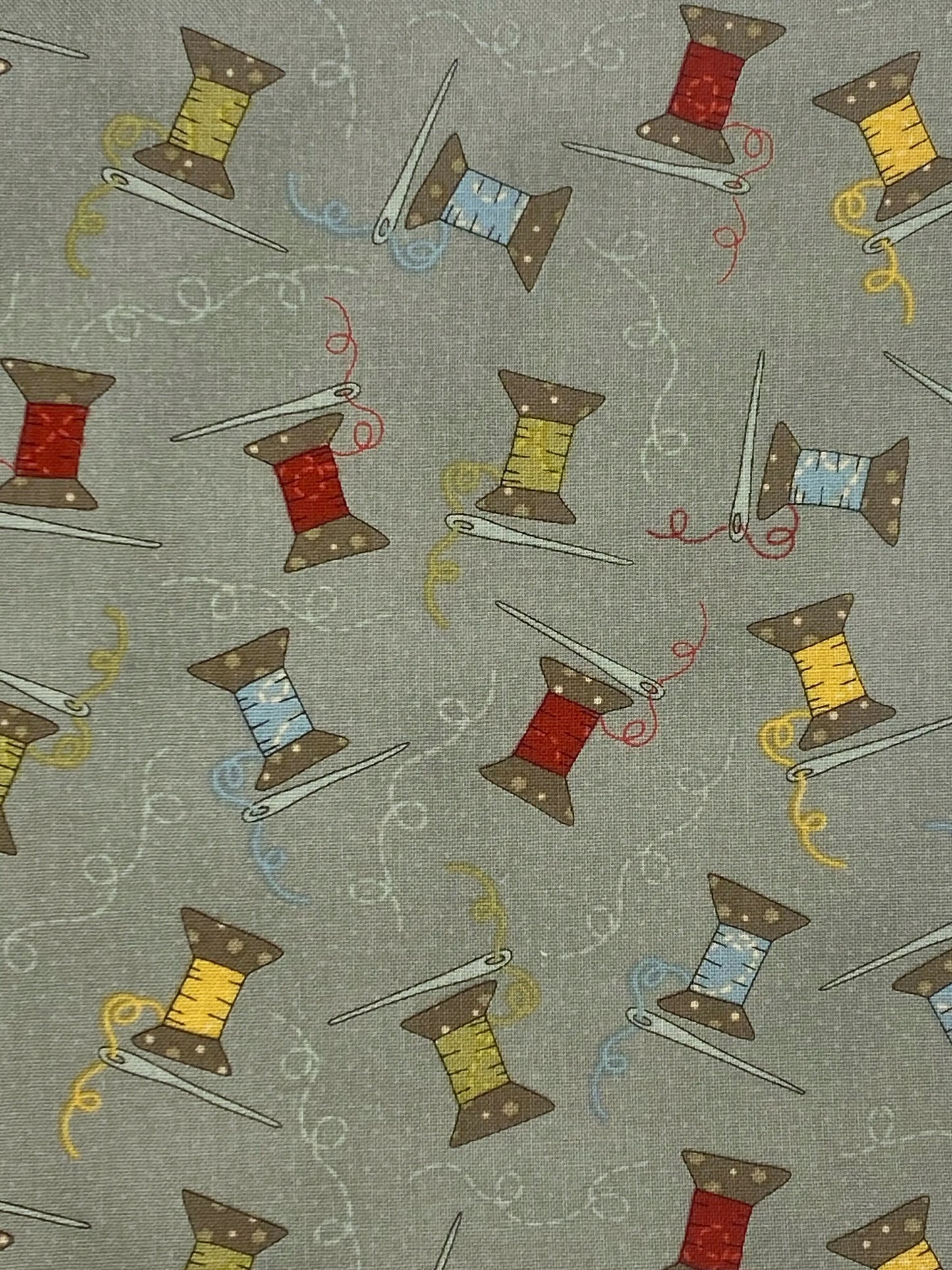 Tessuto Americano S is for Sew grigia con rocchette 100% cotone h 110 - 18,00€/mt