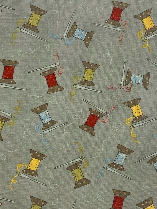 Tessuto Americano S is for Sew grigia con rocchette 100% cotone h 110 - 18,00€/mt